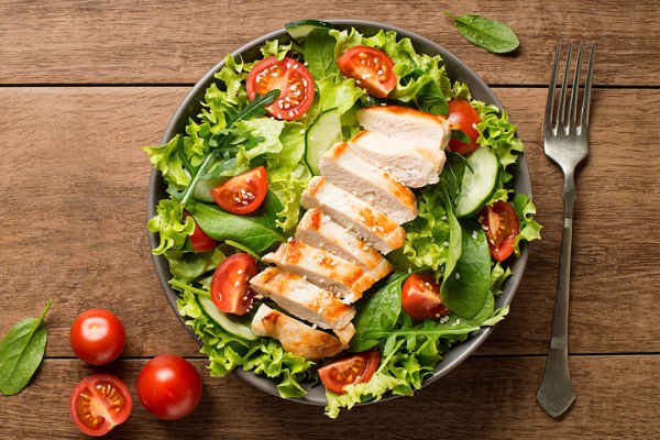 Mixed Greens Salad with Grilled Chicken Tray
